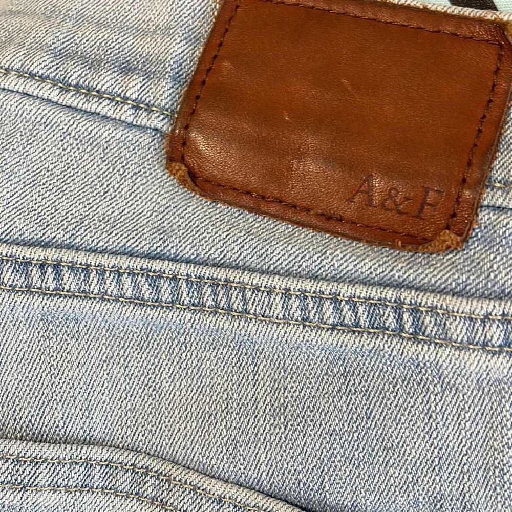 Abercrombie & Fitch Langdon Slim light wash stretch jeans 28x32 - Picture 6 of 6